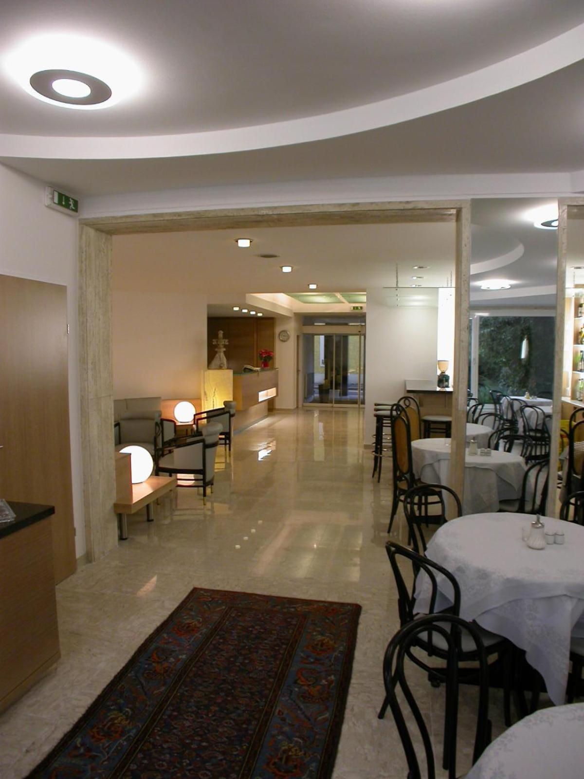 Dom Hotel Лінц Екстер'єр фото