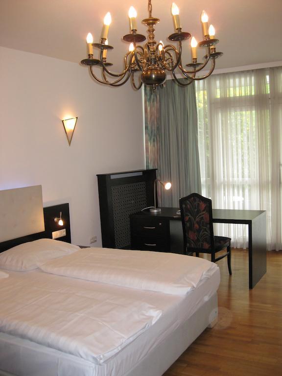 Dom Hotel Лінц Екстер'єр фото