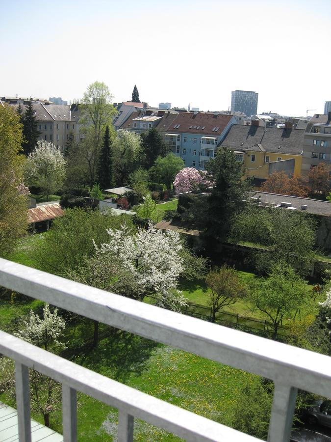 Dom Hotel Лінц Екстер'єр фото